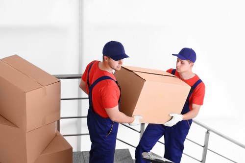 Moving van service for local homes in Ardleighgreen