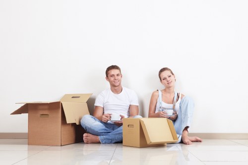 Careful furniture transport and removals support in Ardleighgreen